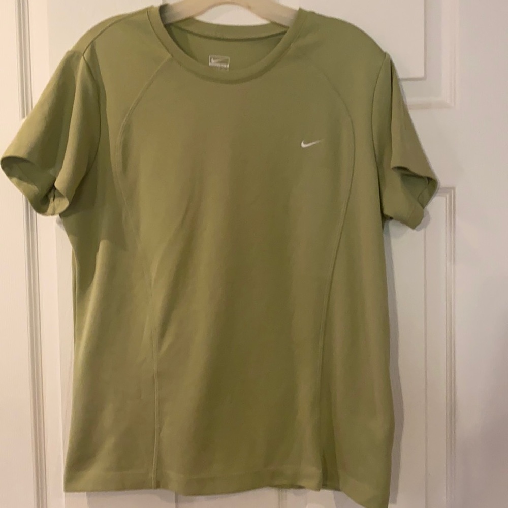 Short sleeve Nike sports shirt